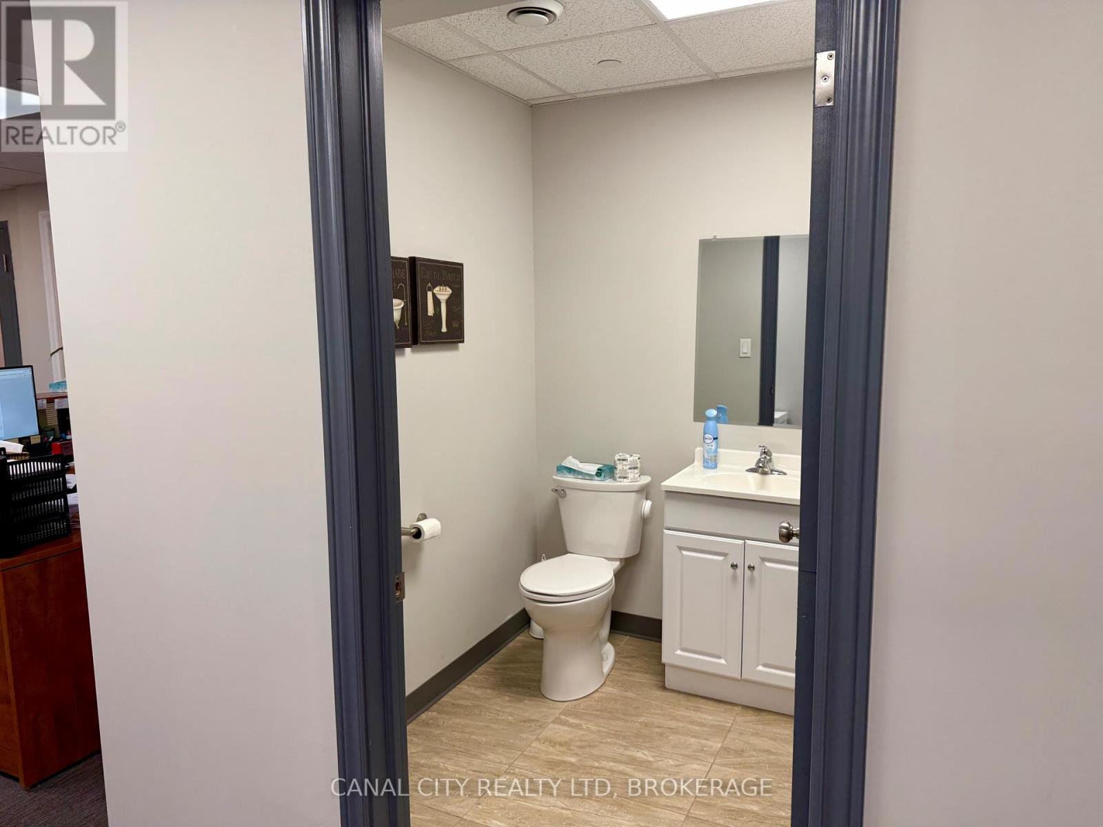 105 - 10 Albert Street E, Thorold, Ontario  L2V 2E9 - Photo 17 - X12340019