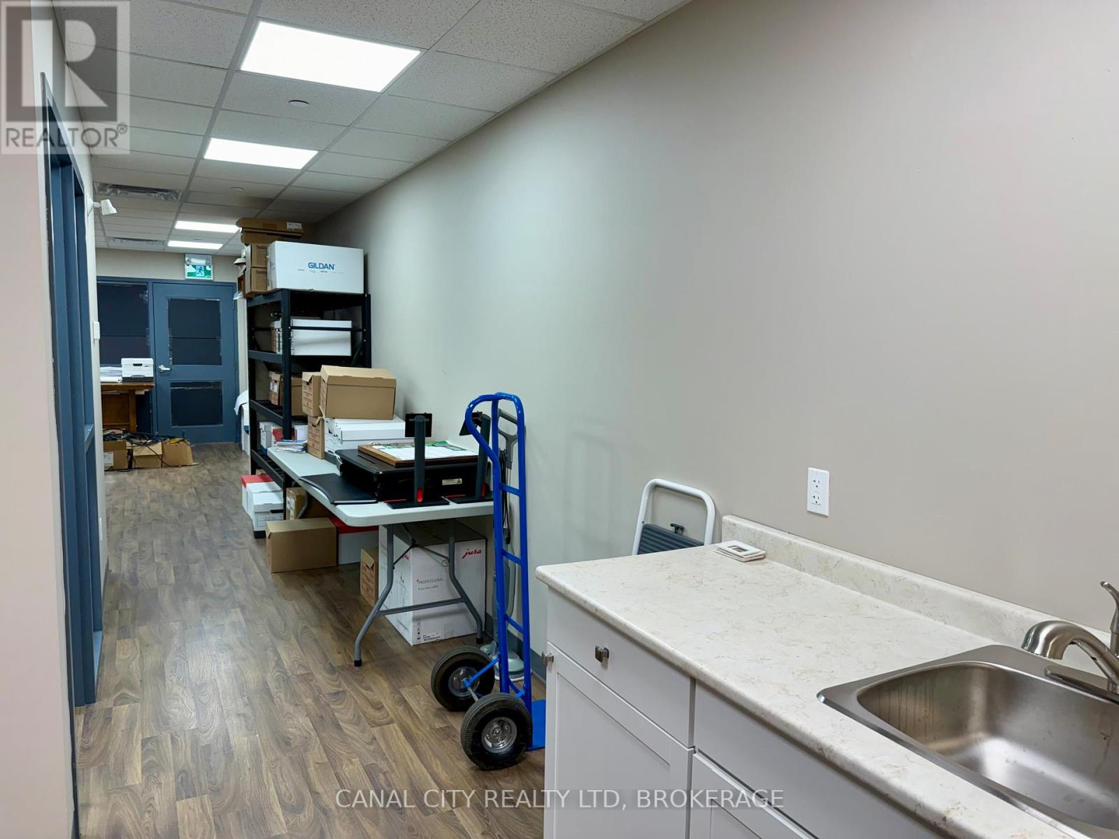 104 - 10 Albert Street E, Thorold, Ontario  L2V 2E9 - Photo 11 - X12340067