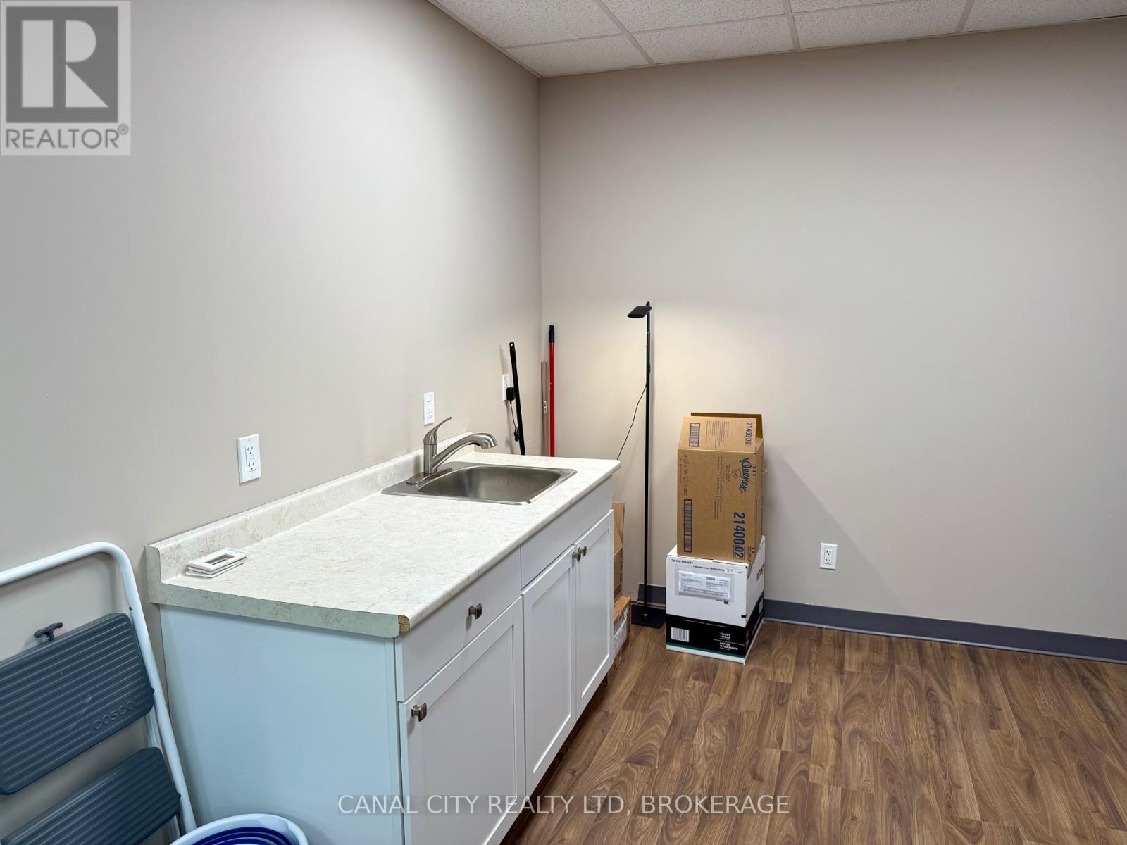 104 - 10 Albert Street E, Thorold, Ontario  L2V 2E9 - Photo 13 - X12340067