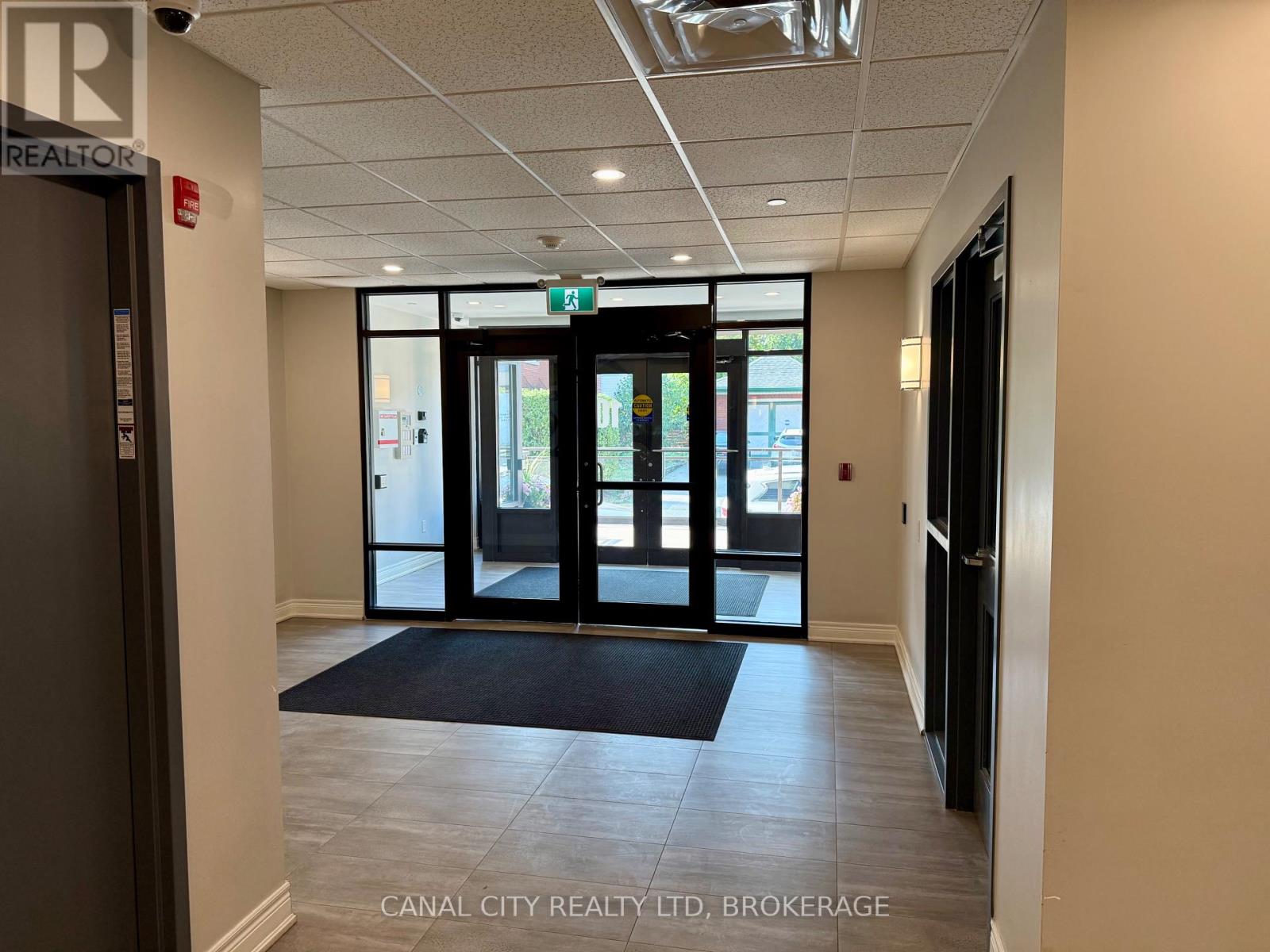 104 - 10 Albert Street E, Thorold, Ontario  L2V 2E9 - Photo 3 - X12340067