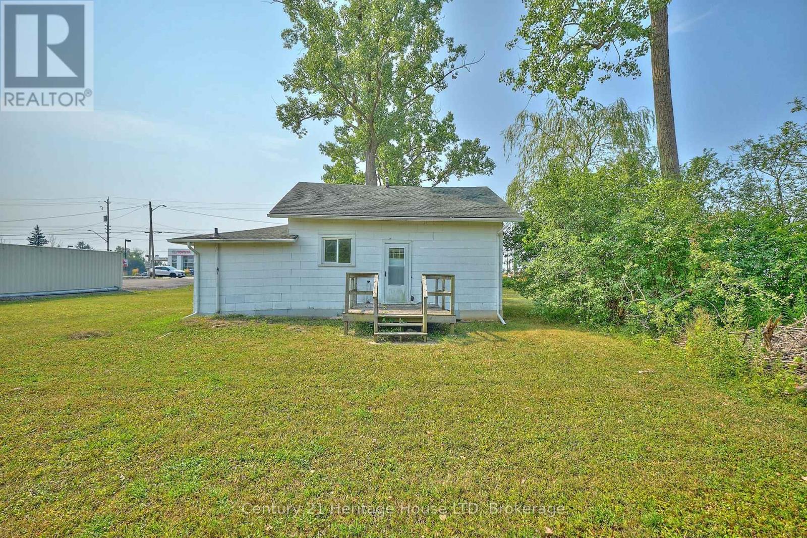 938 Garrison Road, Fort Erie, Ontario  L2A 1N7 - Photo 11 - X12340142