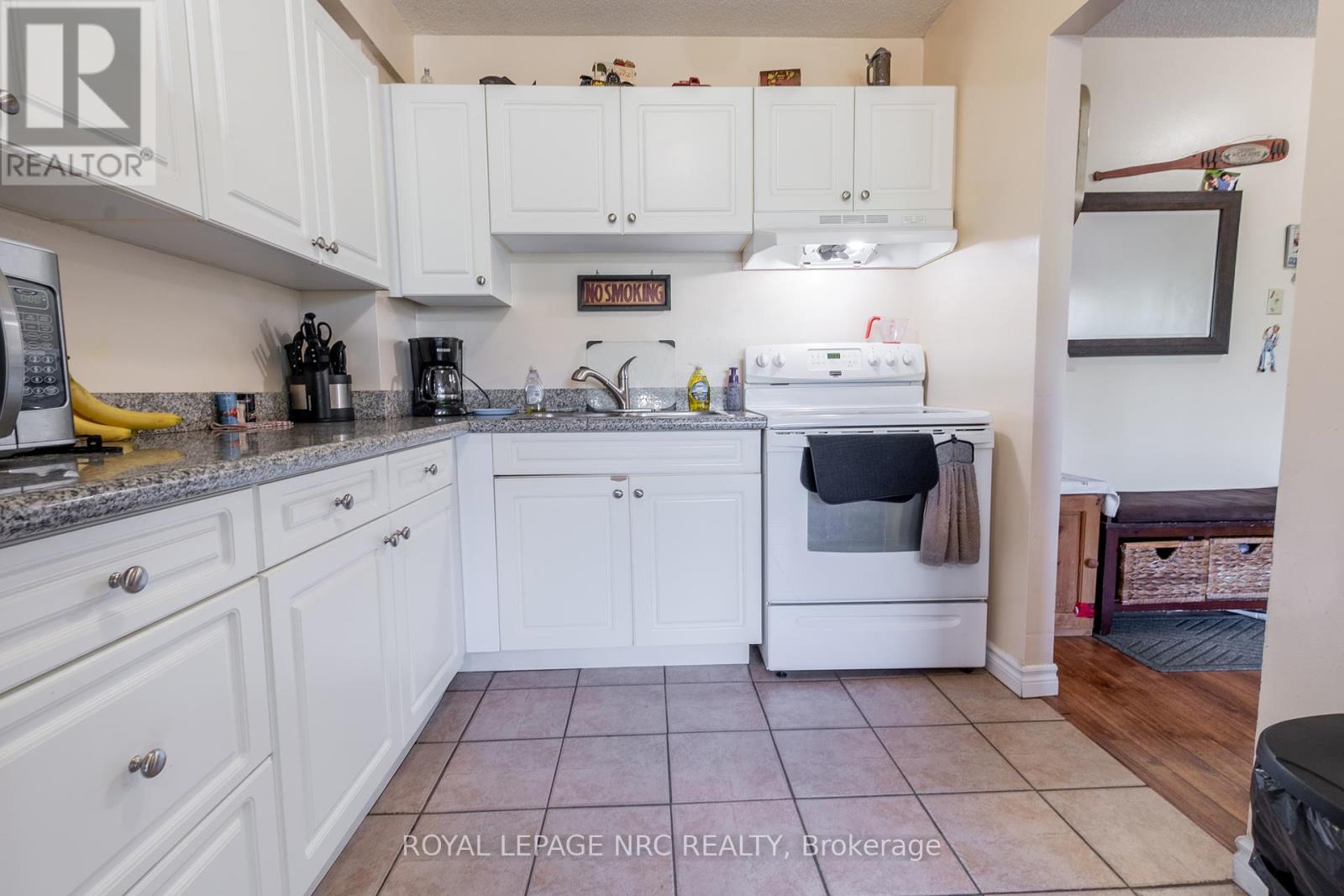 316 - 242 Oakdale Avenue, St. Catharines, Ontario  L2P 3K5 - Photo 11 - X12340871