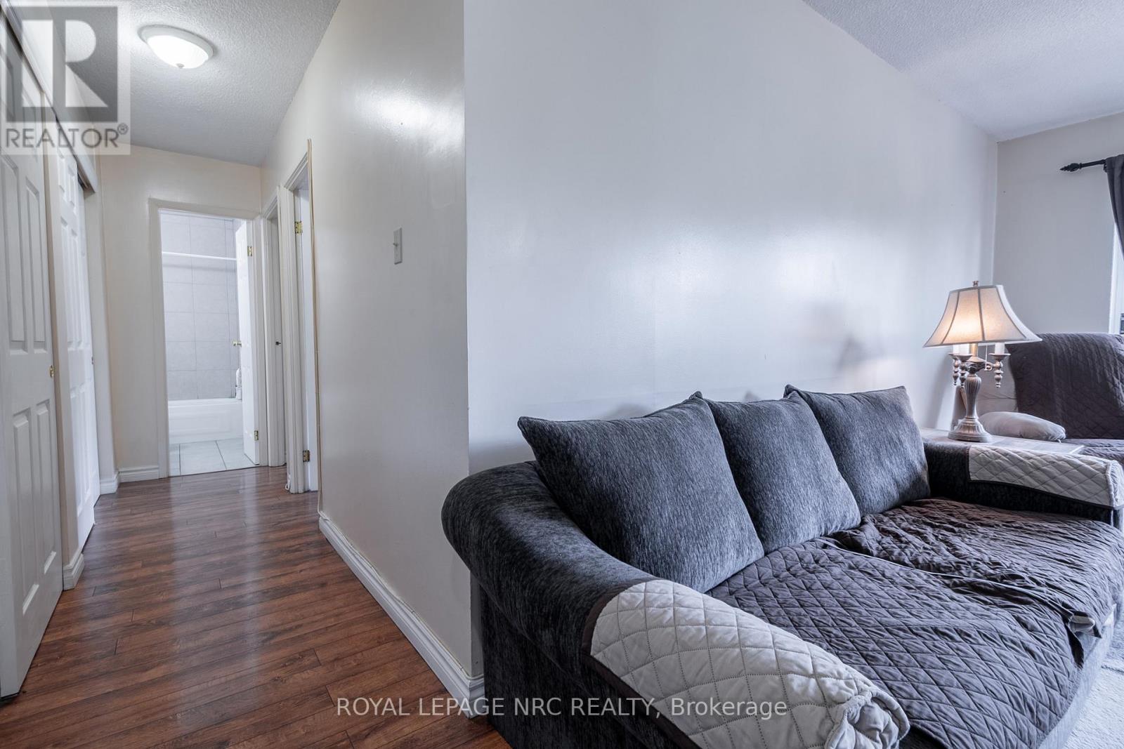 316 - 242 Oakdale Avenue, St. Catharines, Ontario  L2P 3K5 - Photo 14 - X12340871