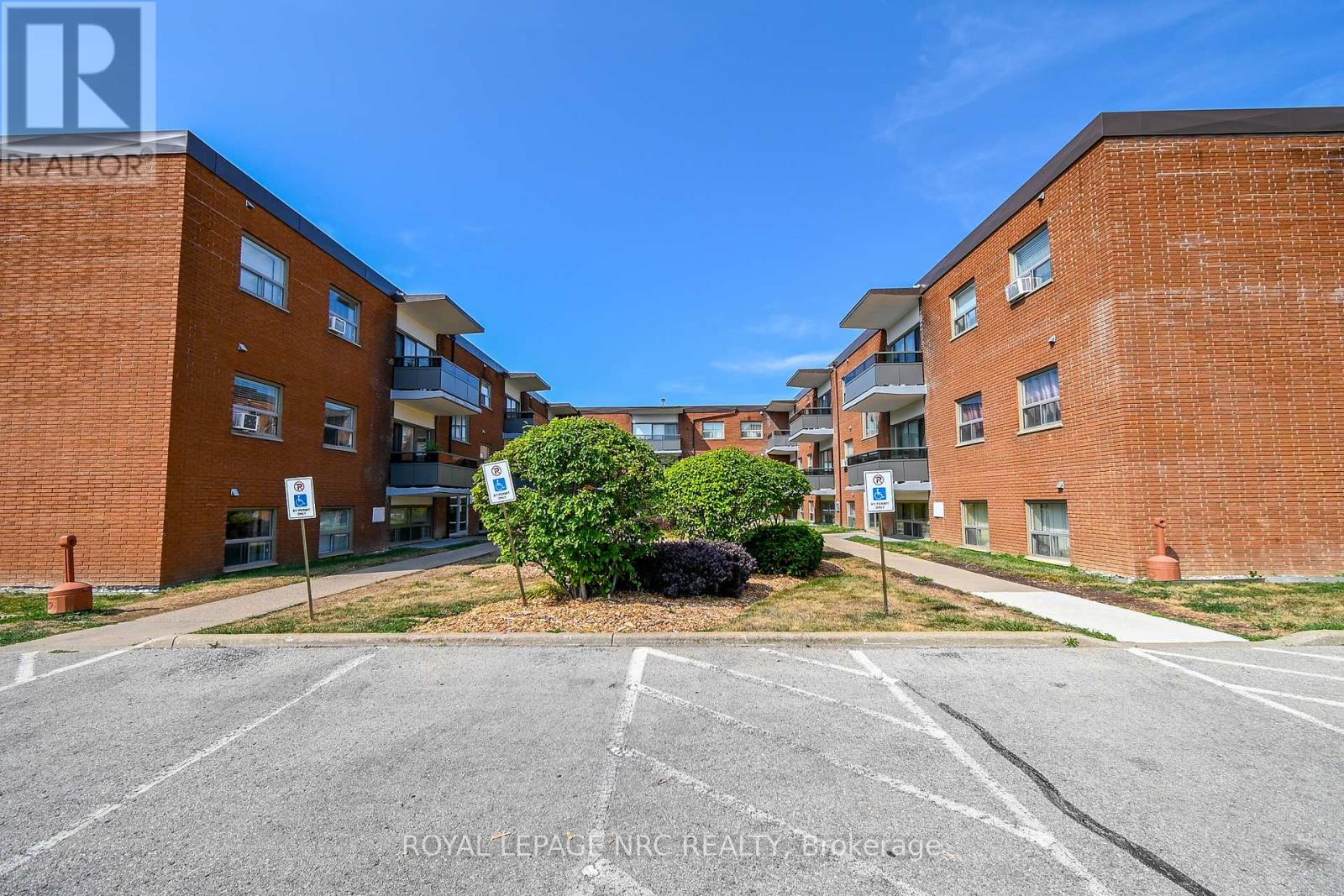 316 - 242 Oakdale Avenue, St. Catharines, Ontario  L2P 3K5 - Photo 23 - X12340871