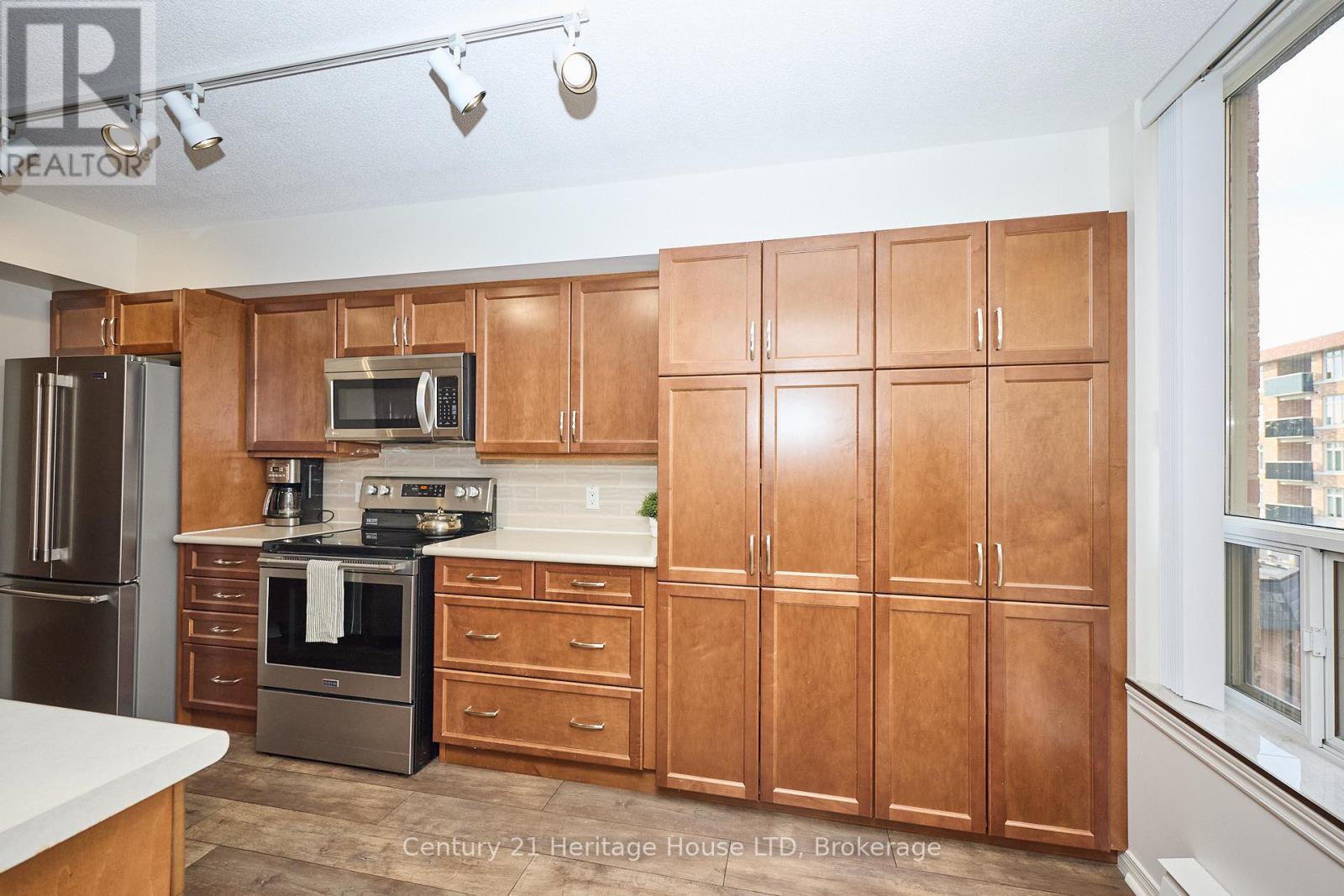 317 - 8111 Forest Glen Drive, Niagara Falls, Ontario  L2H 2Y7 - Photo 10 - X12342001