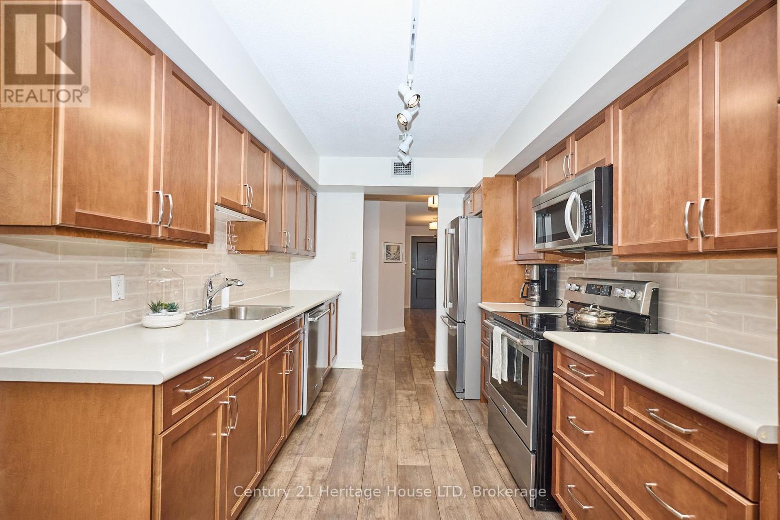 317 - 8111 Forest Glen Drive, Niagara Falls, Ontario  L2H 2Y7 - Photo 9 - X12342001