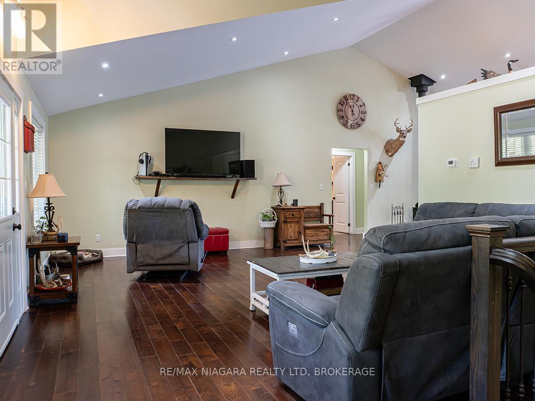 3481 Troup Road, Port Colborne, Ontario  L3K 5V5 - Photo 13 - X12348210