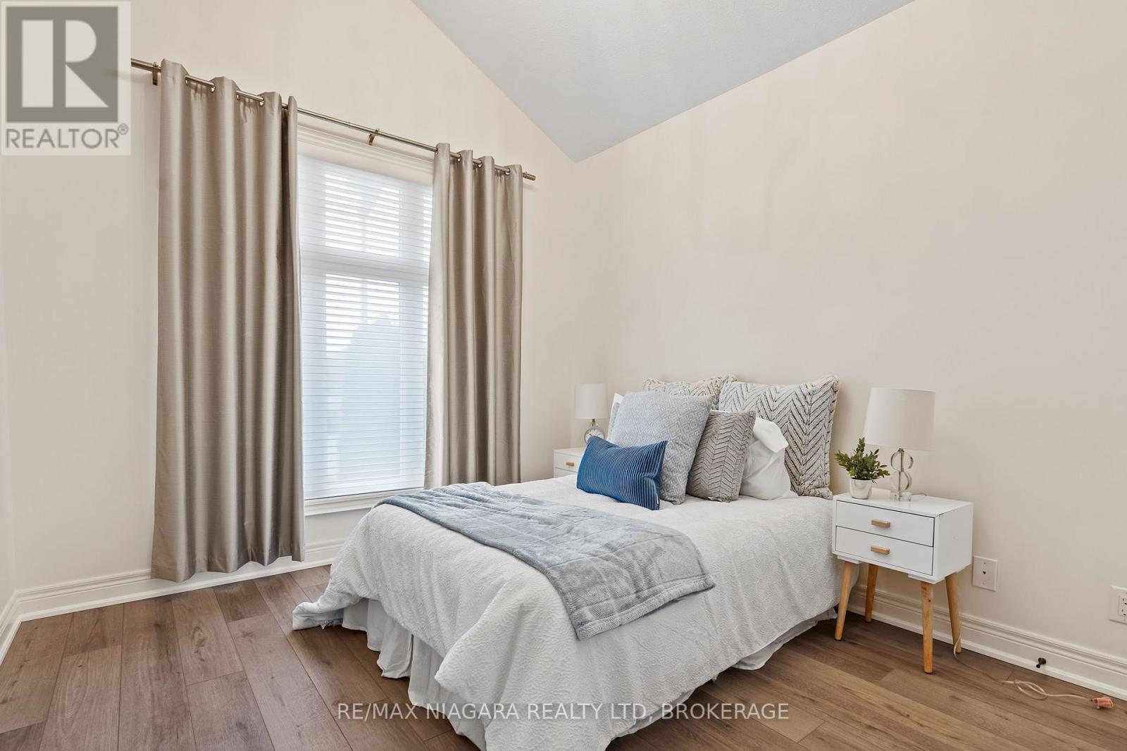 34 Blossom Common, St. Catharines, Ontario  L2M 0B3 - Photo 18 - X12351822