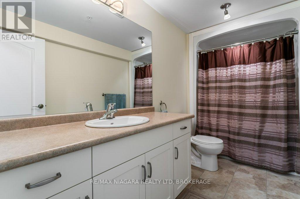 34 Blossom Common, St. Catharines, Ontario  L2M 0B3 - Photo 27 - X12351822