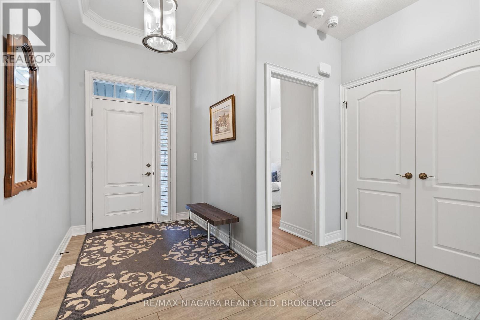 34 Blossom Common, St. Catharines, Ontario  L2M 0B3 - Photo 3 - X12351822