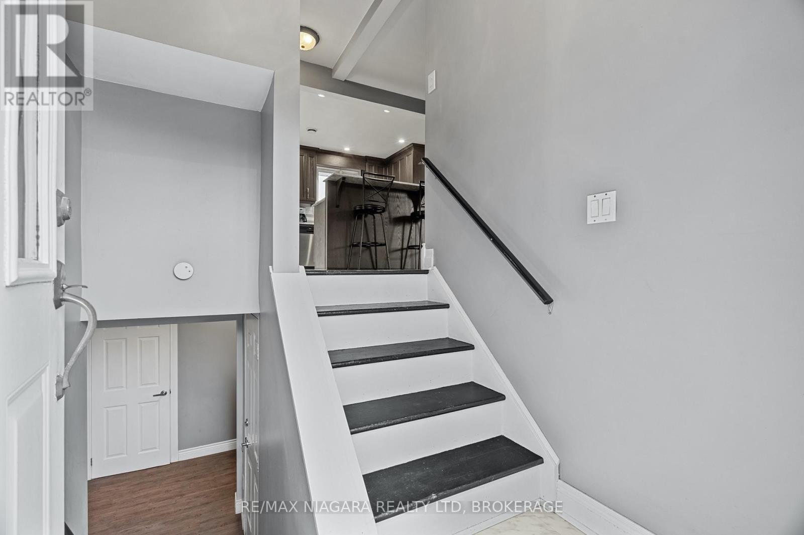 594 Doans Ridge Road, Welland, Ontario  L3B 5N7 - Photo 17 - X12352100