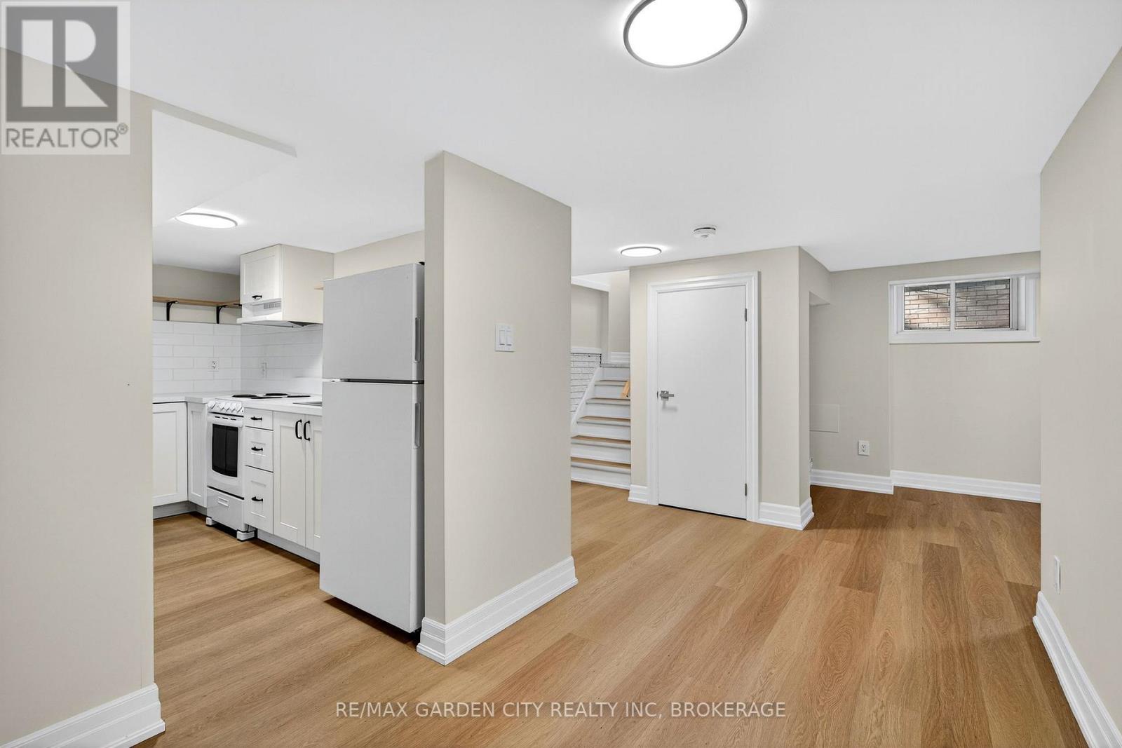 Lower - 104 Carrick Avenue, Hamilton, Ontario  L8M 2W6 - Photo 7 - X12352143