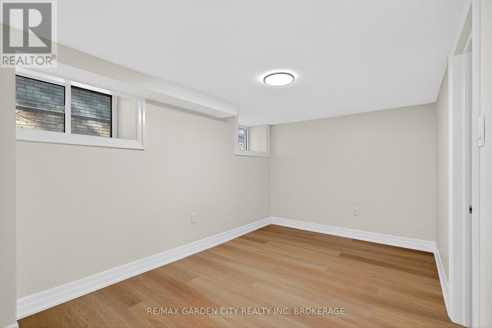 Lower - 104 Carrick Avenue, Hamilton, Ontario  L8M 2W6 - Photo 9 - X12352143