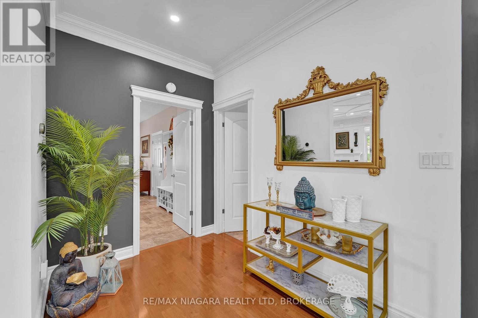 8018 Cathedral Drive, Niagara Falls, Ontario  L2H 2Z2 - Photo 12 - X12354592