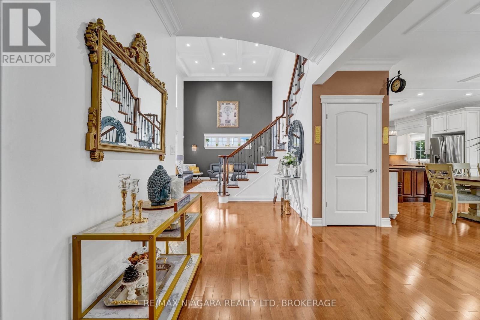 8018 Cathedral Drive, Niagara Falls, Ontario  L2H 2Z2 - Photo 14 - X12354592