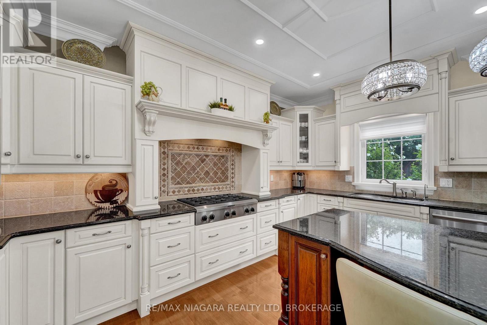 8018 Cathedral Drive, Niagara Falls, Ontario  L2H 2Z2 - Photo 21 - X12354592