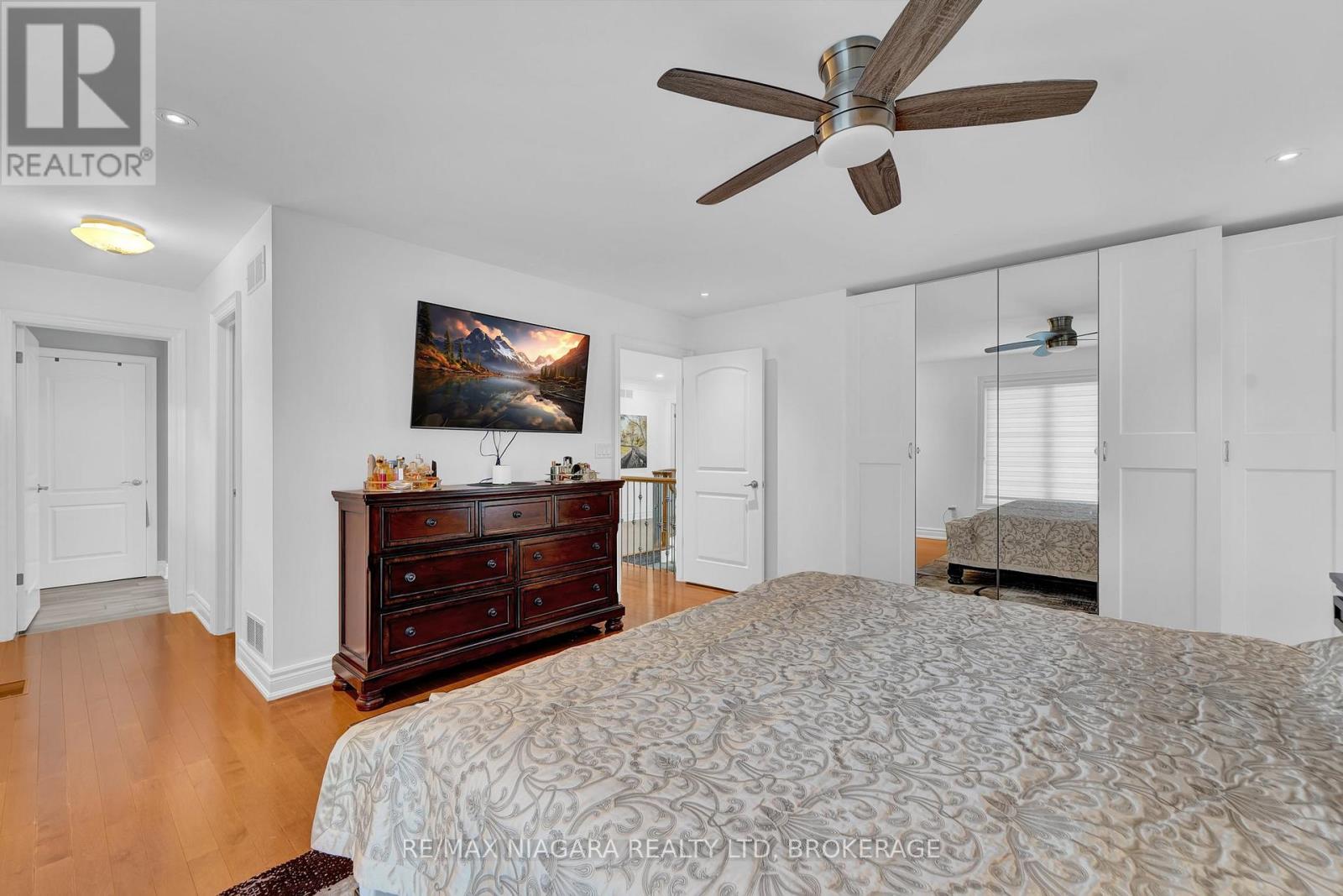 8018 Cathedral Drive, Niagara Falls, Ontario  L2H 2Z2 - Photo 34 - X12354592