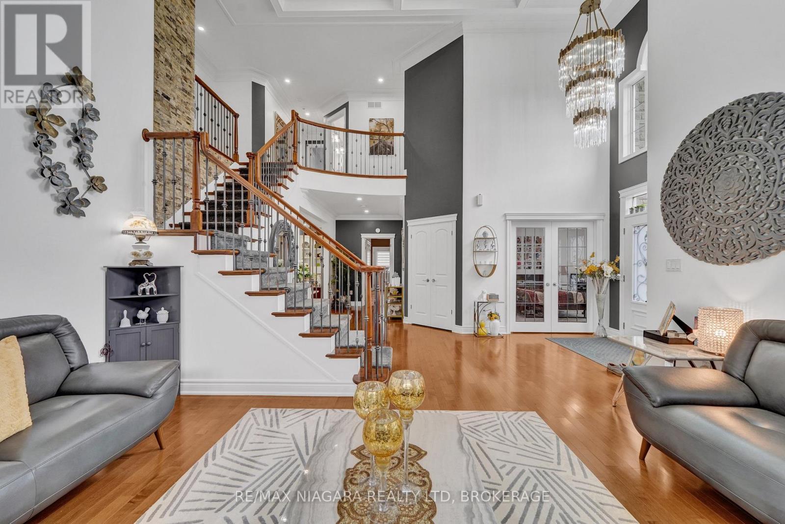 8018 Cathedral Drive, Niagara Falls, Ontario  L2H 2Z2 - Photo 8 - X12354592