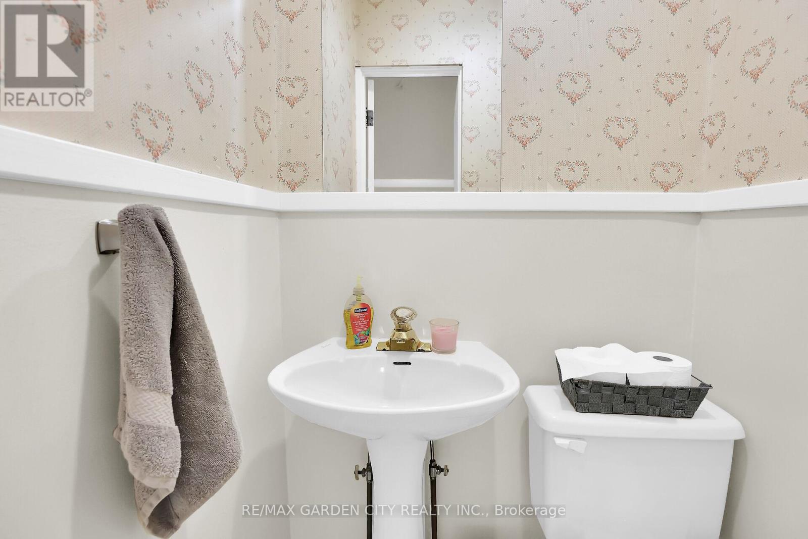 1858 Townline Road, Fort Erie, Ontario  L0S 1S0 - Photo 13 - X12356383