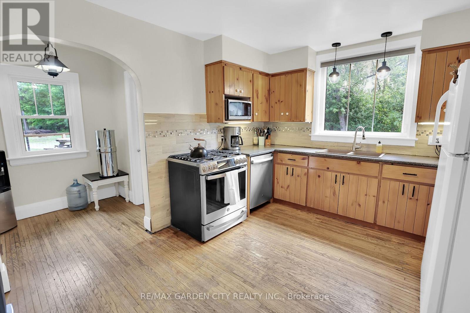 1858 Townline Road, Fort Erie, Ontario  L0S 1S0 - Photo 9 - X12356383