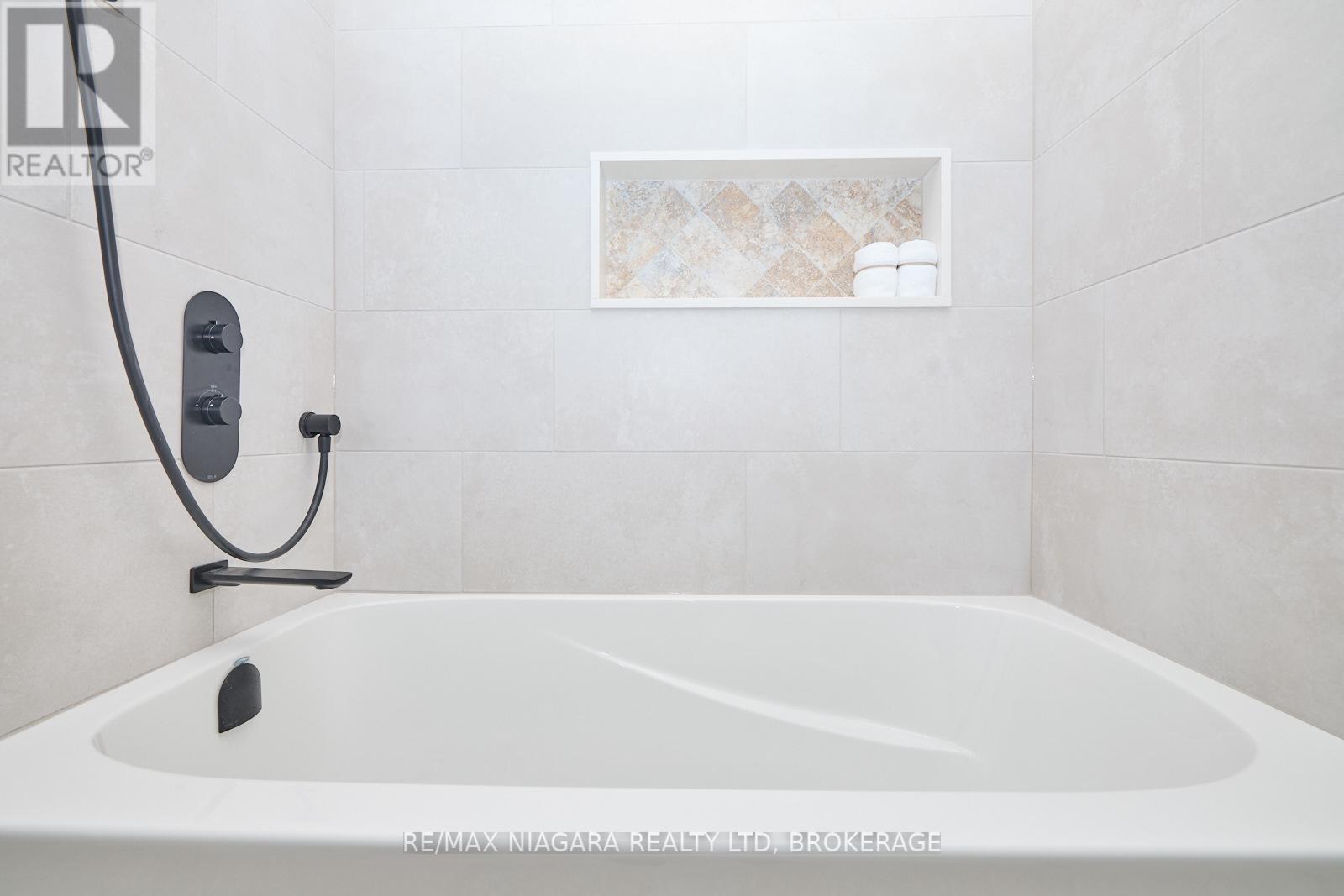 3873 Glenview Drive, Lincoln, Ontario  L0R 2C0 - Photo 21 - X12361542