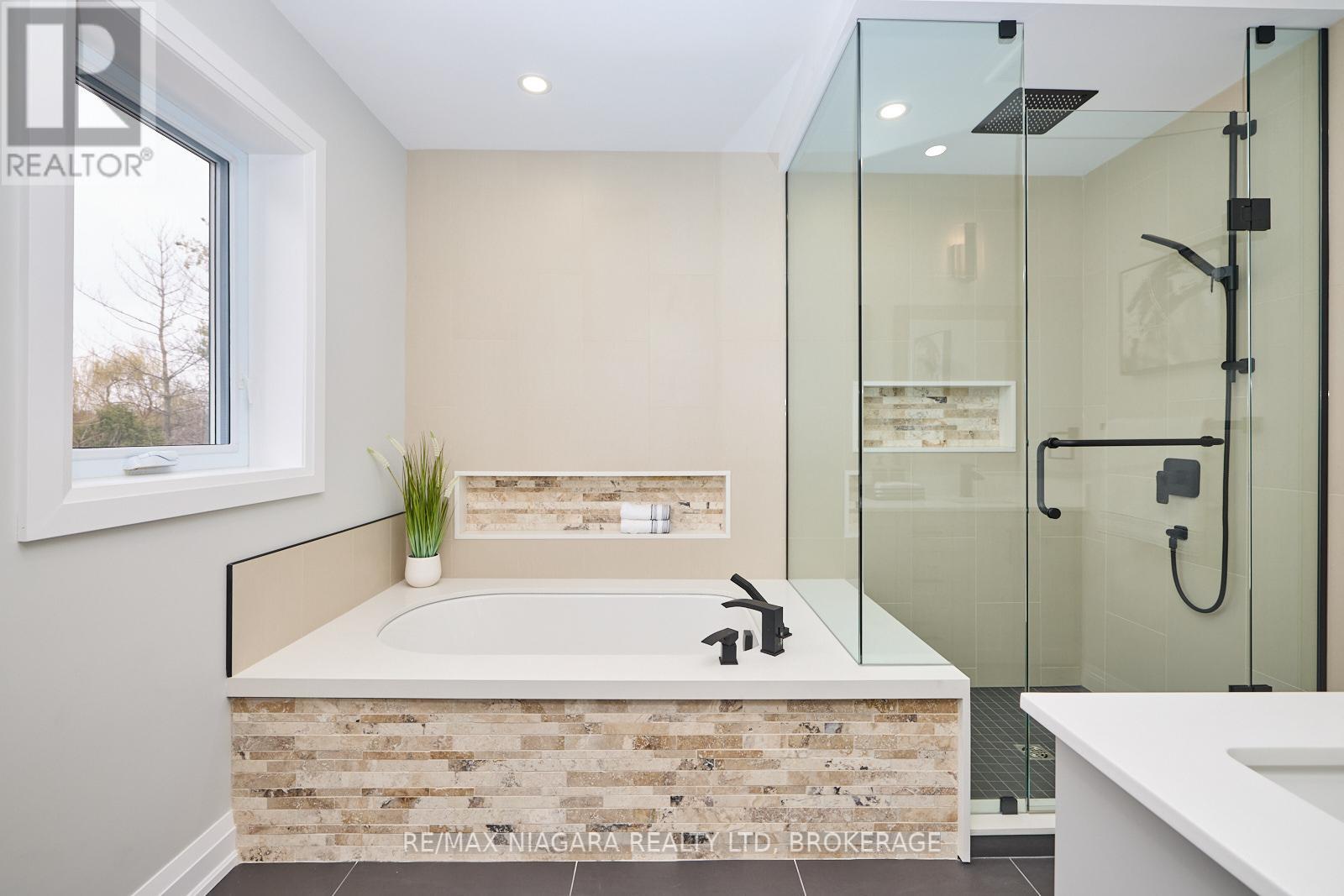 3873 Glenview Drive, Lincoln, Ontario  L0R 2C0 - Photo 25 - X12361542