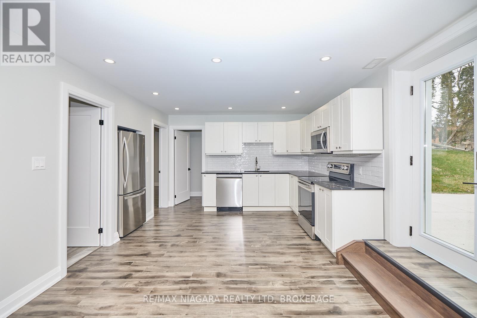 3873 Glenview Drive, Lincoln, Ontario  L0R 2C0 - Photo 30 - X12361542