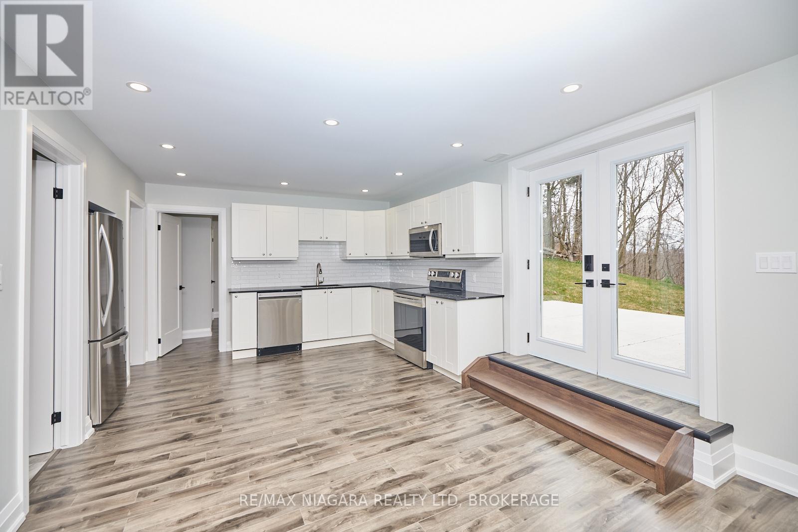 3873 Glenview Drive, Lincoln, Ontario  L0R 2C0 - Photo 31 - X12361542