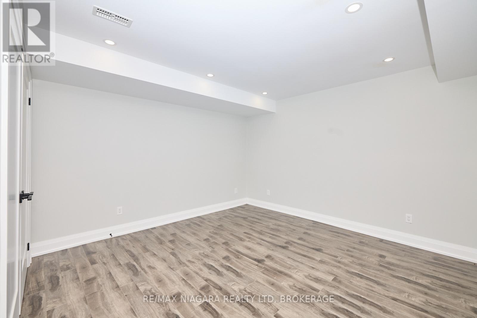 3873 Glenview Drive, Lincoln, Ontario  L0R 2C0 - Photo 34 - X12361542