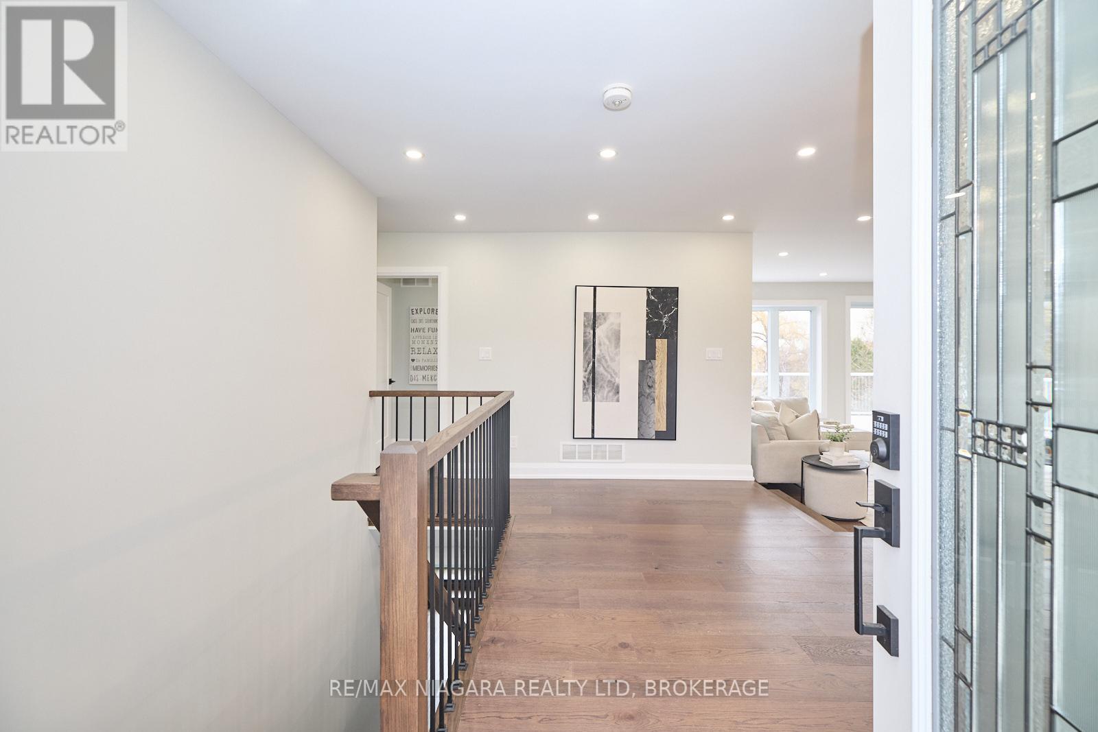 3873 Glenview Drive, Lincoln, Ontario  L0R 2C0 - Photo 4 - X12361542