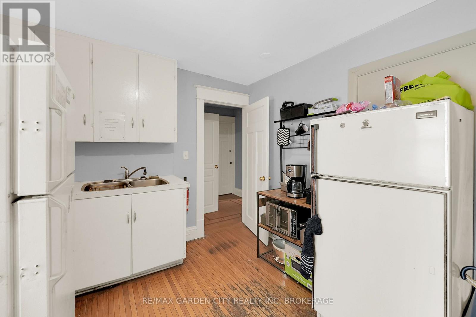 213 Geneva Street, St. Catharines, Ontario  L2R 4P9 - Photo 10 - X12361815