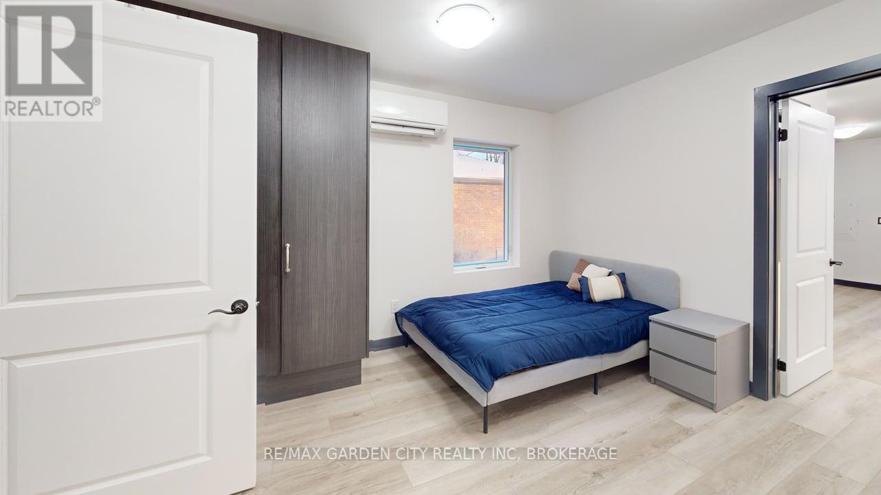 23 Warren Avenue, Hamilton, Ontario  L9A 3C7 - Photo 19 - X12363075