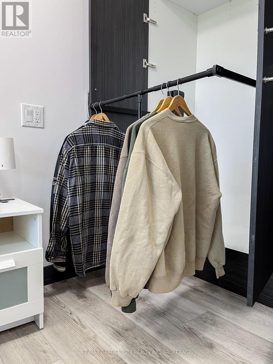 23 Warren Avenue, Hamilton, Ontario  L9A 3C7 - Photo 28 - X12363075