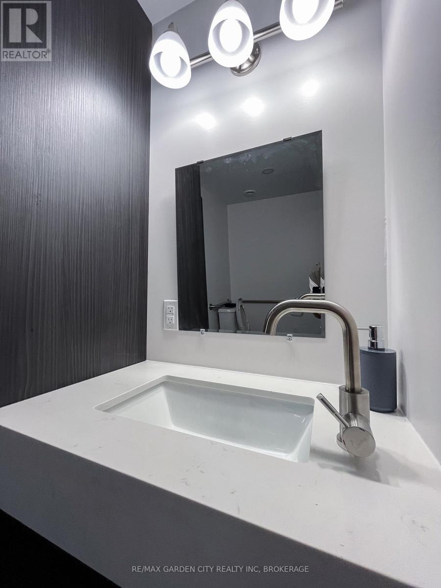 23 Warren Avenue, Hamilton, Ontario  L9A 3C7 - Photo 29 - X12363075