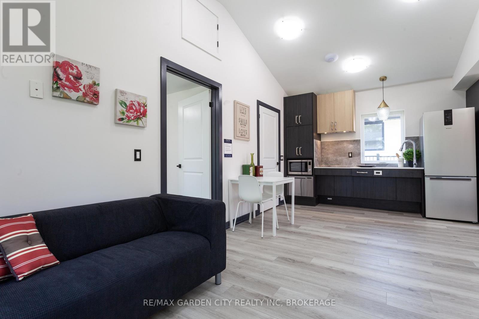 23 Warren Avenue, Hamilton, Ontario  L9A 3C7 - Photo 31 - X12363075