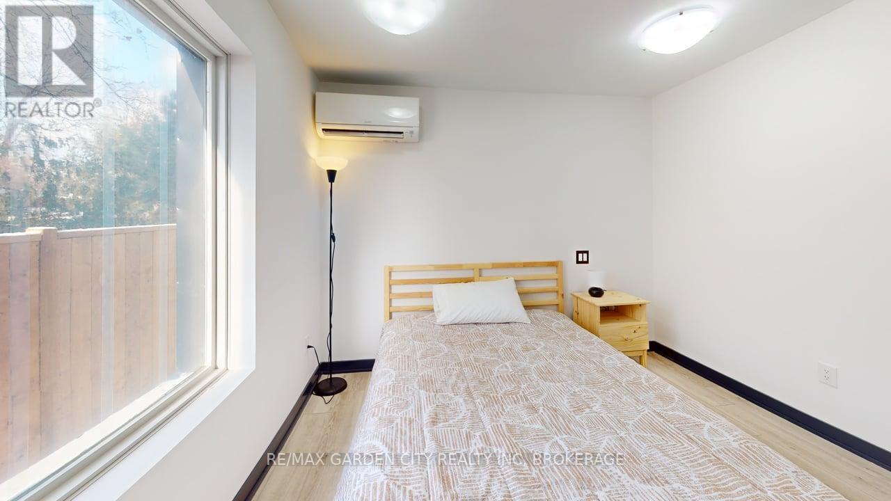 23 Warren Avenue, Hamilton, Ontario  L9A 3C7 - Photo 36 - X12363075