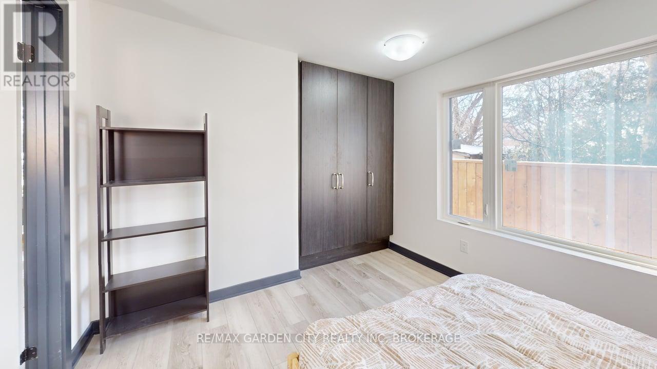 23 Warren Avenue, Hamilton, Ontario  L9A 3C7 - Photo 39 - X12363075