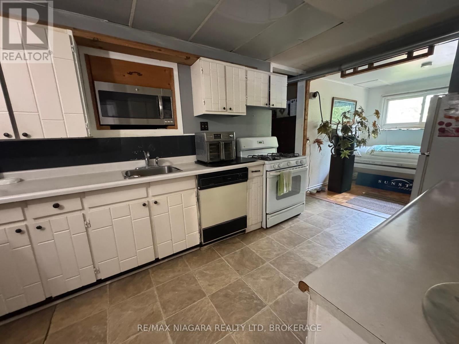 1640 DOMINION ROAD, Fort Erie, Ontario