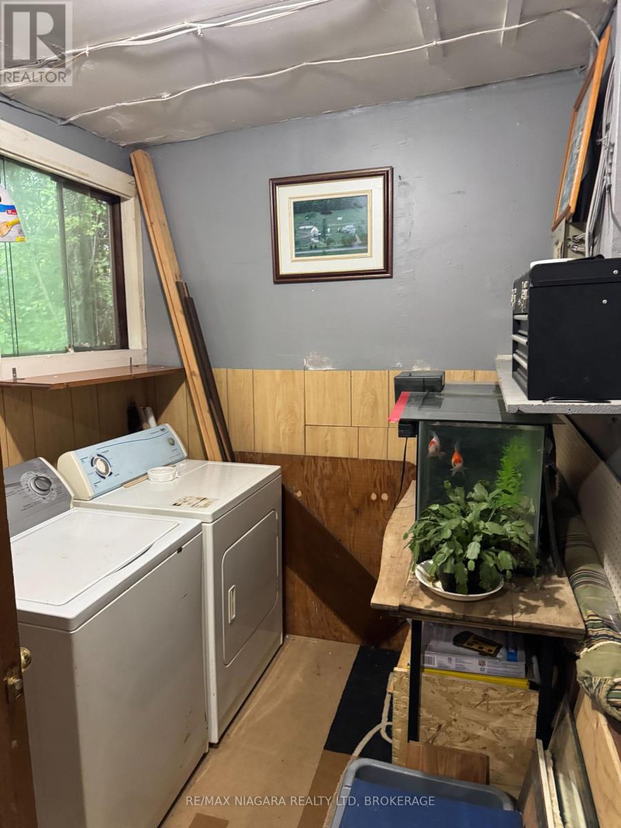 1640 Dominion Road, Fort Erie, Ontario  L2A 5M4 - Photo 10 - X12363309