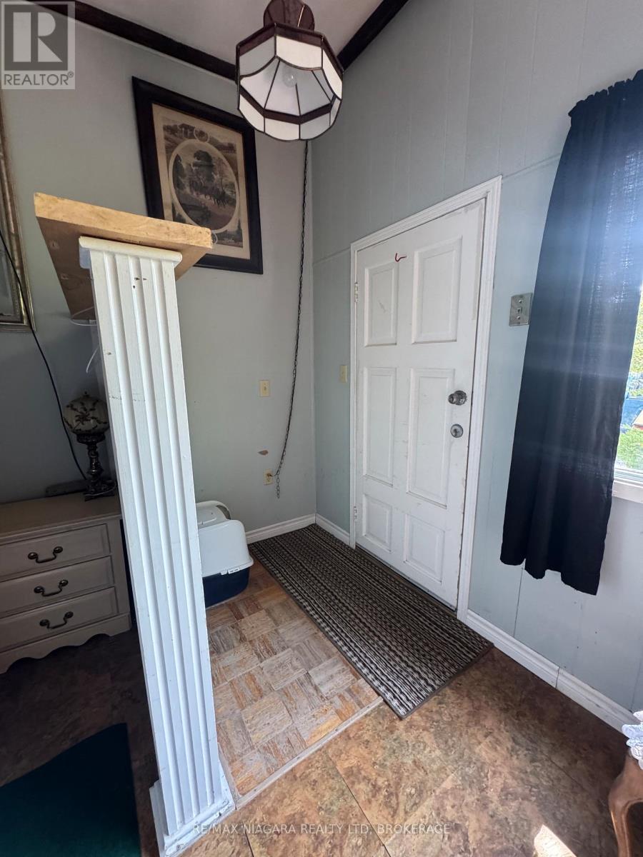 1640 Dominion Road, Fort Erie, Ontario  L2A 5M4 - Photo 9 - X12363309