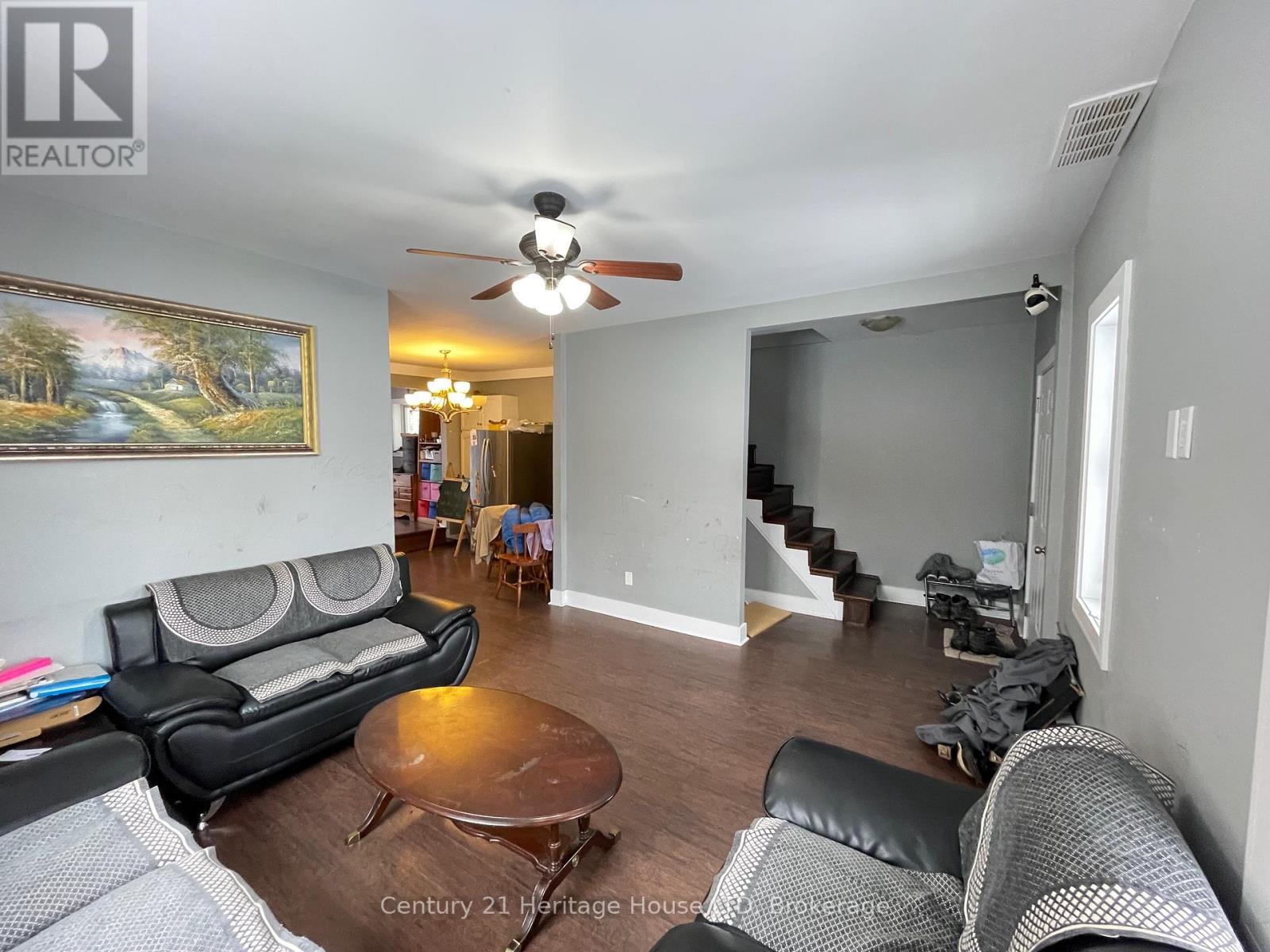 42 Forsythe Street, Fort Erie, Ontario  L2A 1X2 - Photo 4 - X12363469