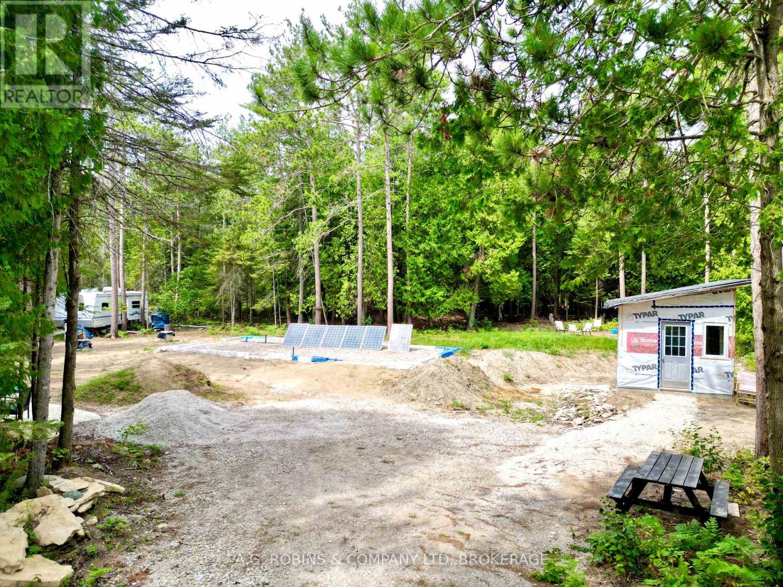 262 Johnsons Harbour Road, Northern Bruce Peninsula, Ontario  N0H 2R0 - Photo 4 - X12365347