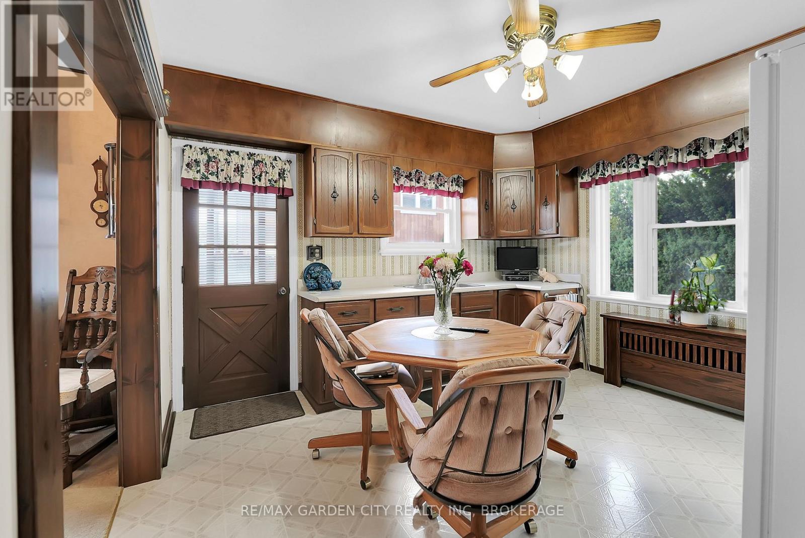 248 Wallace Avenue S, Welland, Ontario  L3B 1R6 - Photo 12 - X12365833