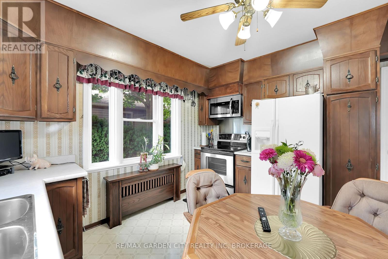 248 Wallace Avenue S, Welland, Ontario  L3B 1R6 - Photo 14 - X12365833