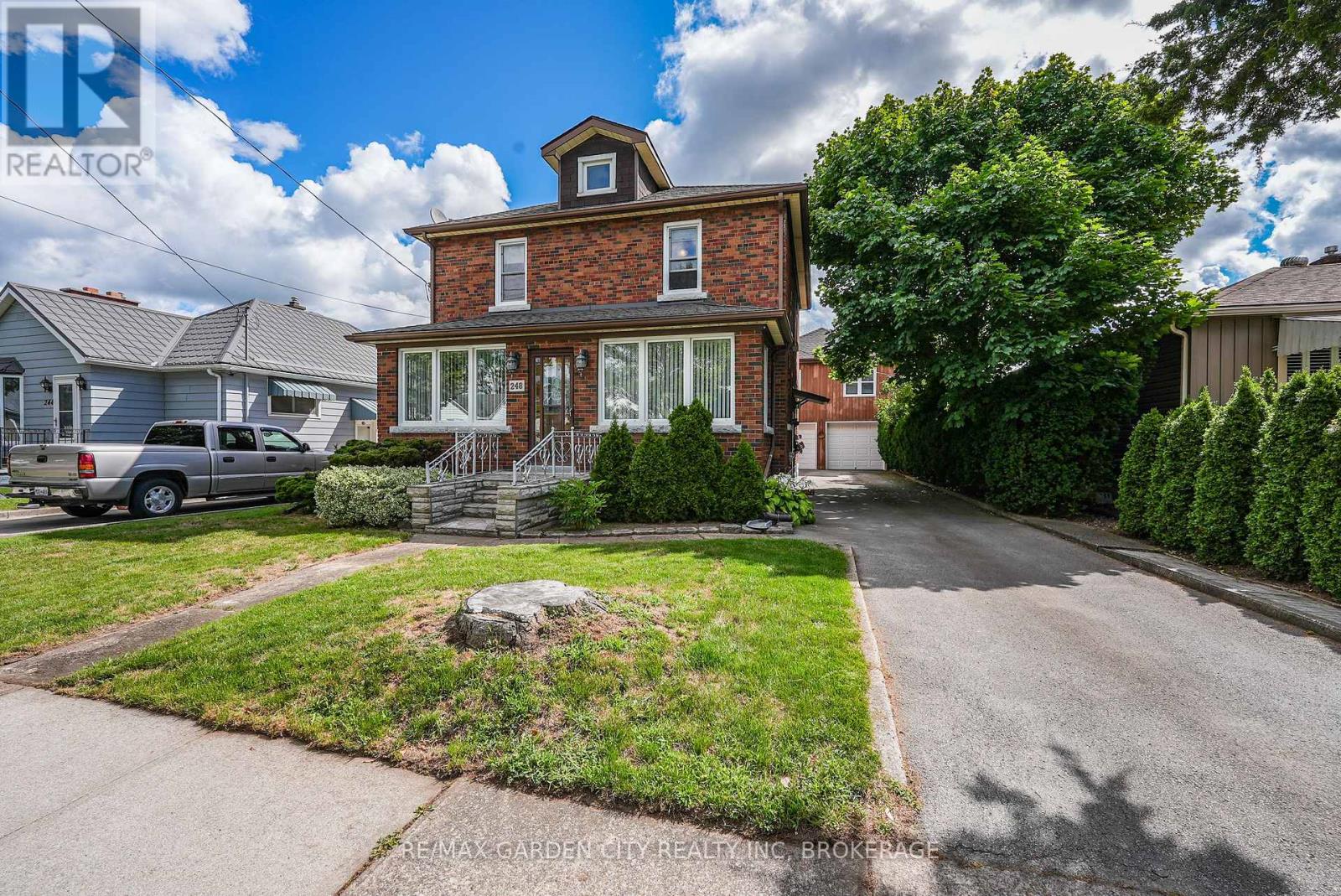 248 Wallace Avenue S, Welland, Ontario  L3B 1R6 - Photo 2 - X12365833