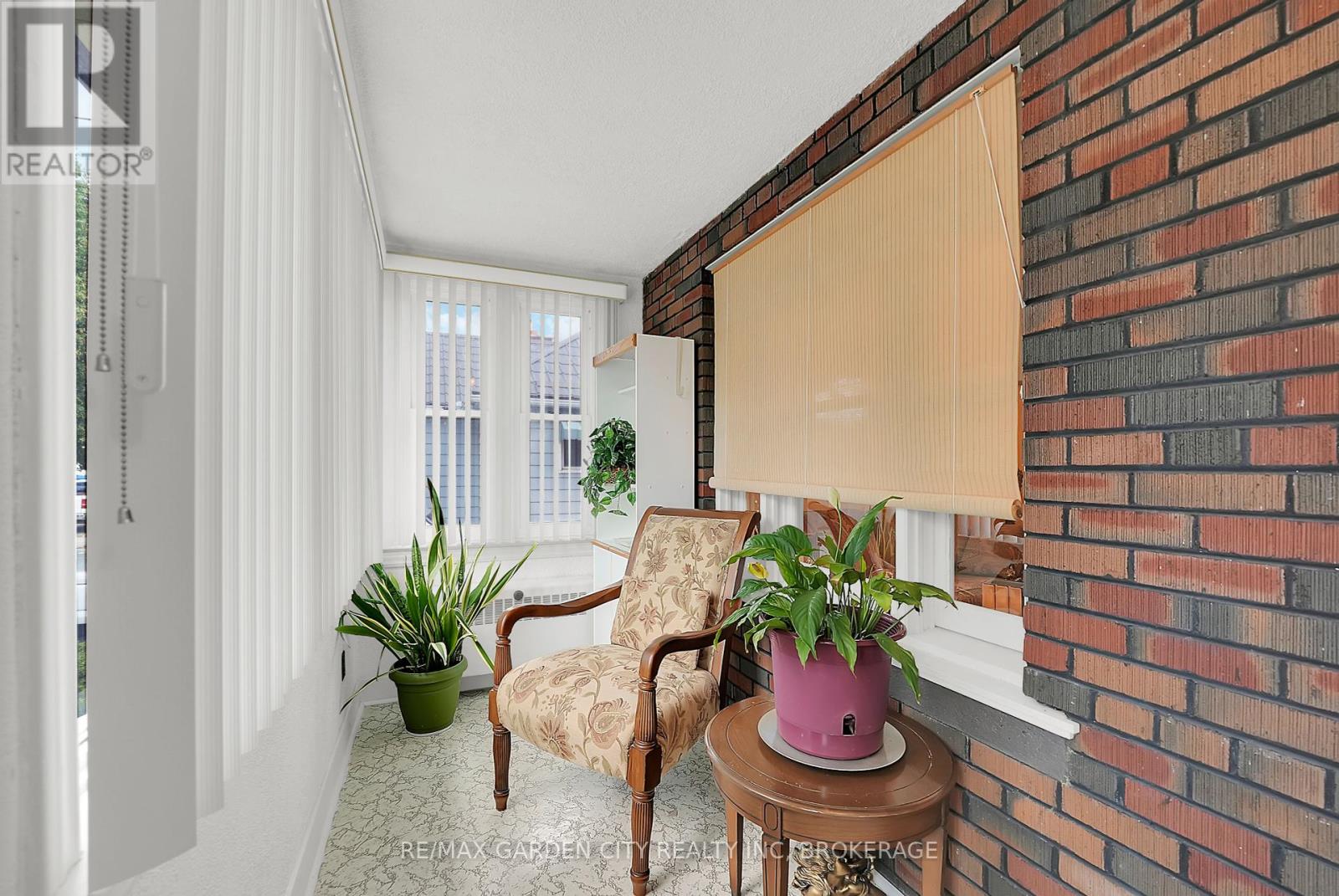 248 Wallace Avenue S, Welland, Ontario  L3B 1R6 - Photo 6 - X12365833