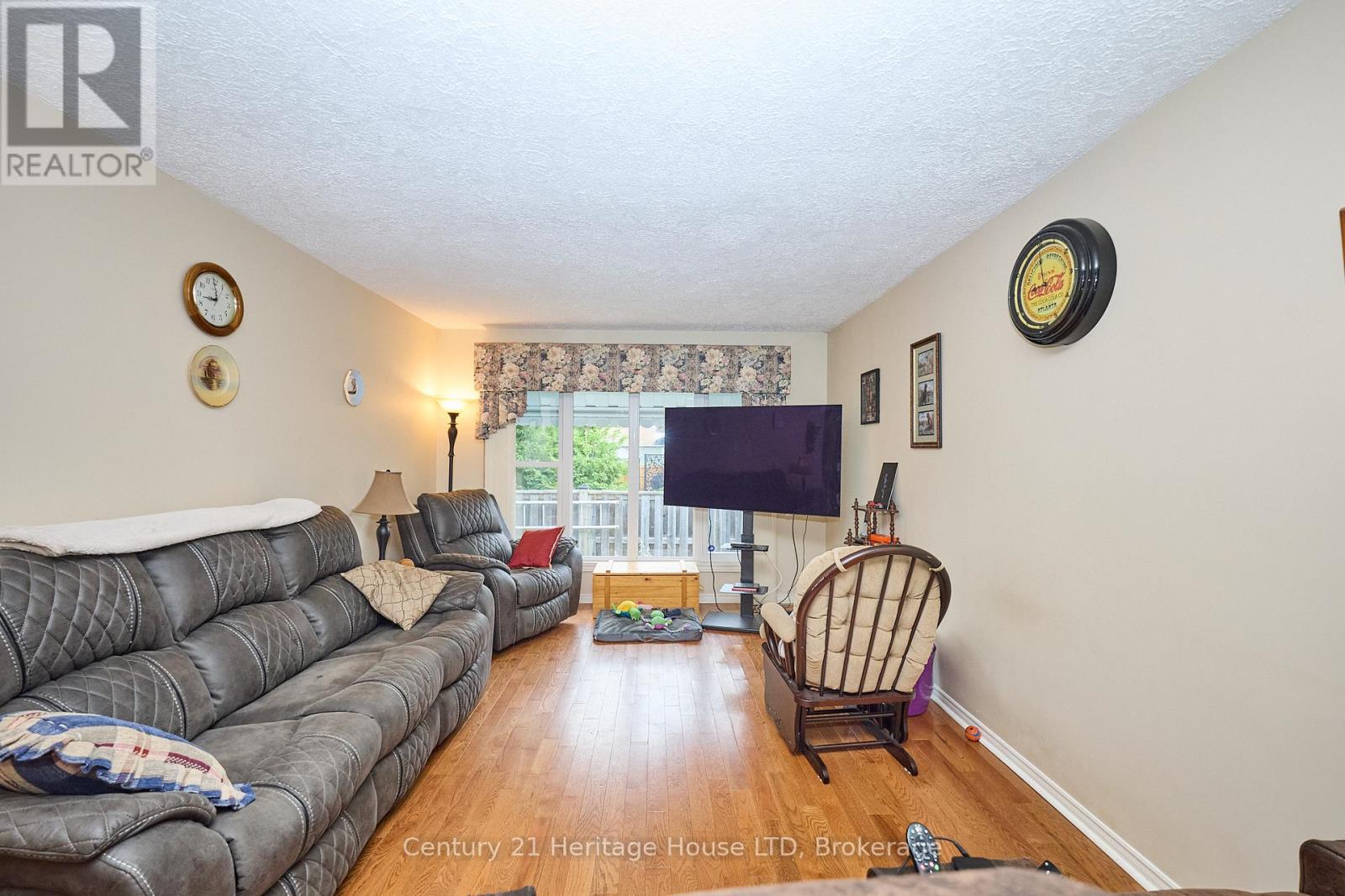 655 Parkdale Avenue, Fort Erie, Ontario  L2A 5B5 - Photo 11 - X12366378