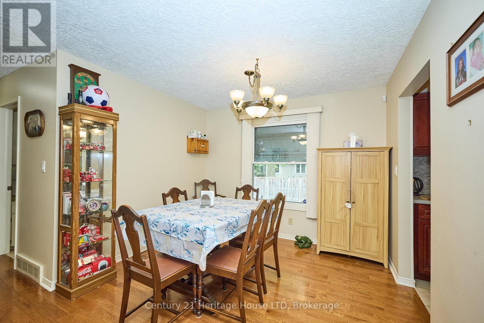 655 Parkdale Avenue, Fort Erie, Ontario  L2A 5B5 - Photo 13 - X12366378