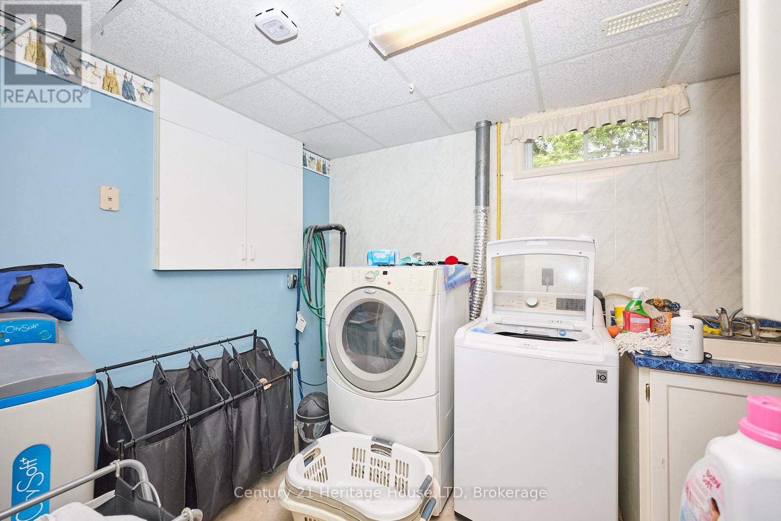 655 Parkdale Avenue, Fort Erie, Ontario  L2A 5B5 - Photo 29 - X12366378