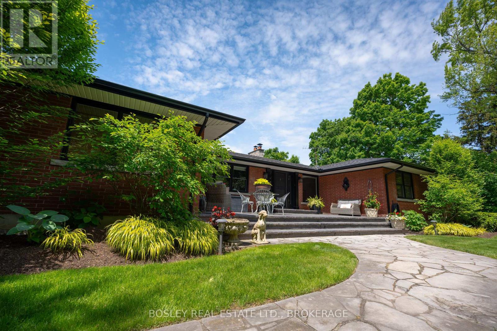 14796 Niagara River Parkway, Niagara-On-The-Lake, Ontario  L0S 1J0 - Photo 2 - X12366602